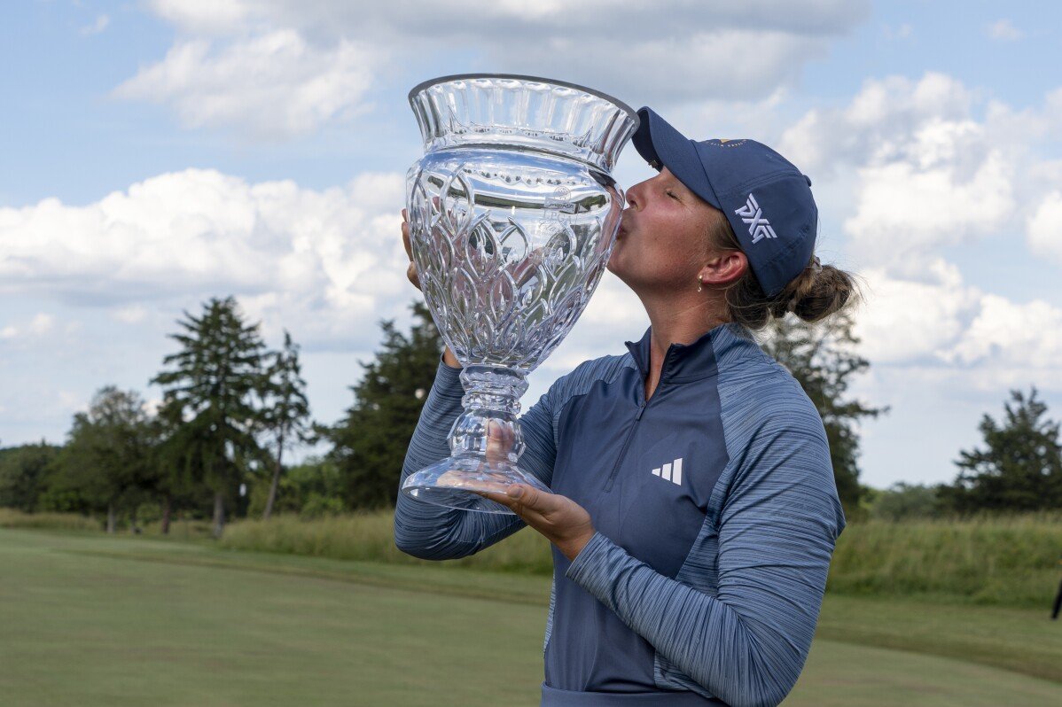 Linnea Strom tire 11-sous 60 pour surmonter un déficit de 7 coups, remporter le ShopRite LPGA Classic d'un coup